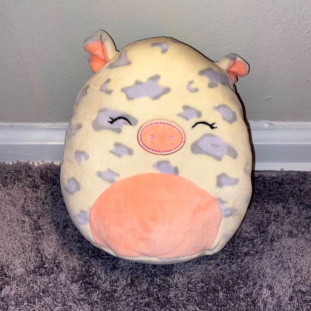 Spotted Pig Squishmallow